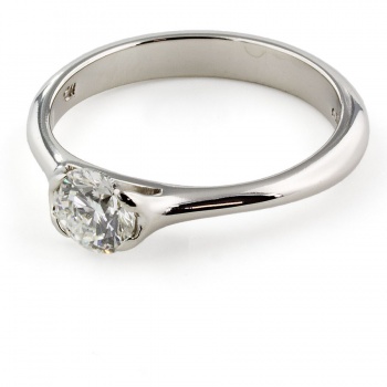 Solitaire diamond and platinum ring size L